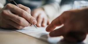 before-signing-roofing-contract