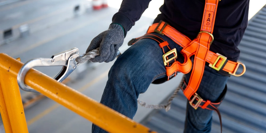 safe-roofing-practices